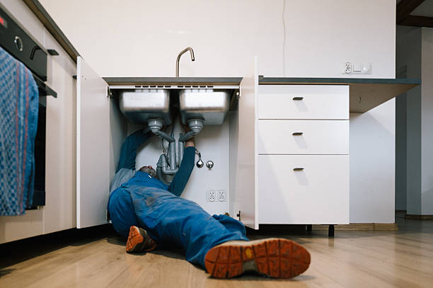 Professional Leak Detection technician working in Glencoe, AL